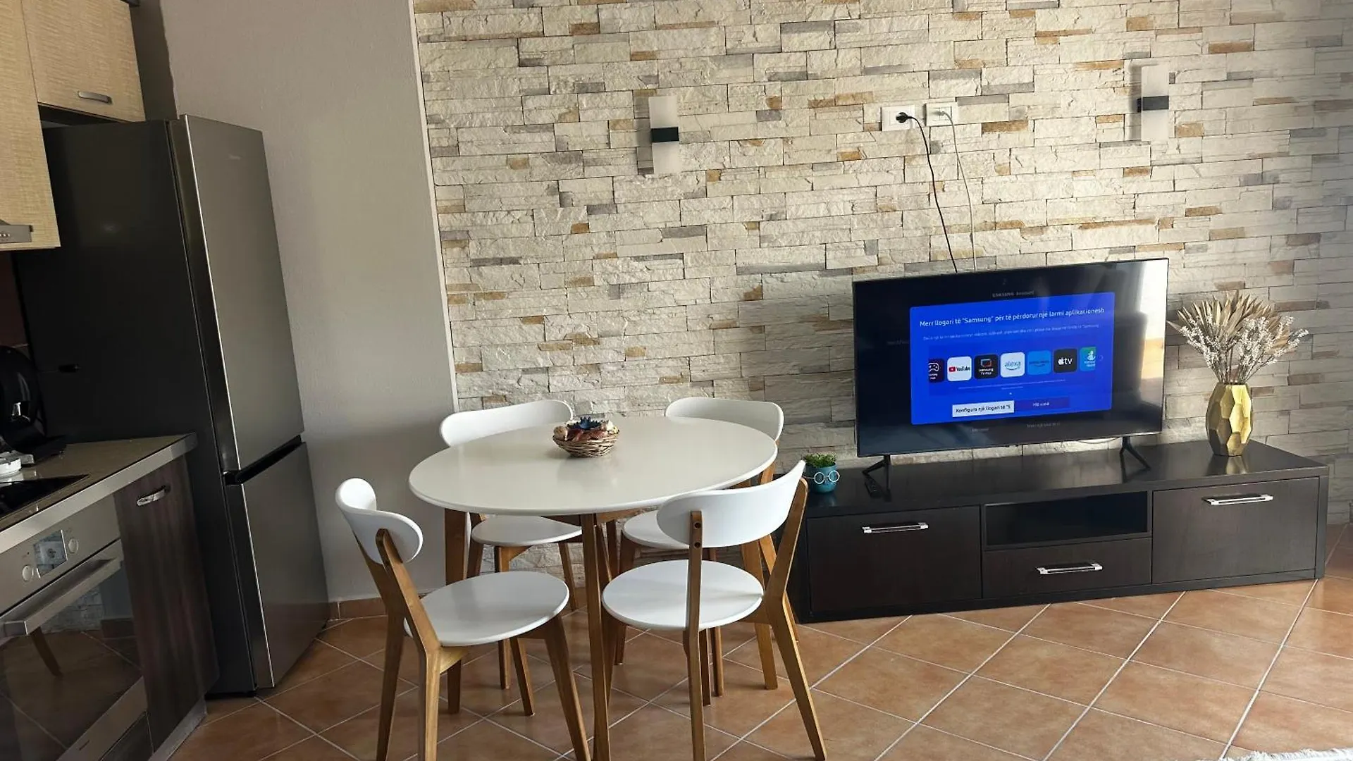 アパート Dea Apartament Durres, Golem